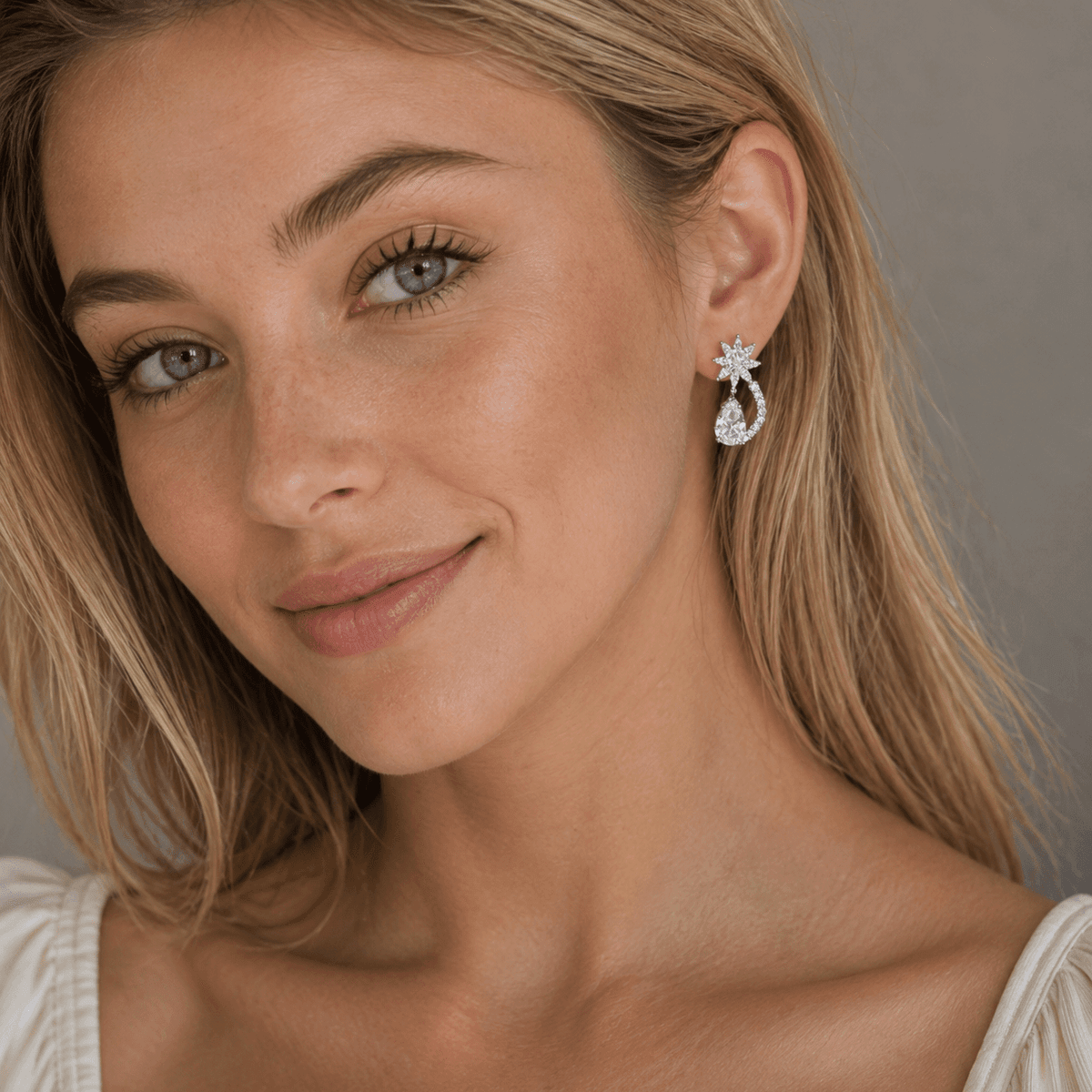Woman wearing S925 sterling silver moissanite stud earrings - Leonren