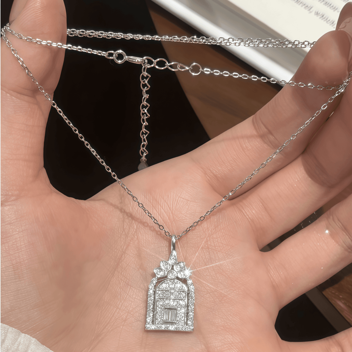 Arch Gate Moissanite Necklace - LEONREN Jewelry