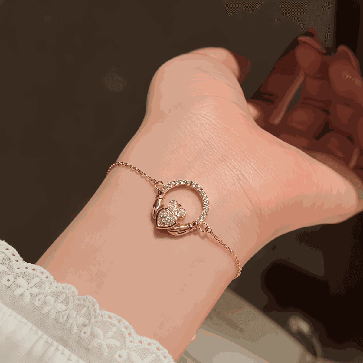 Crowned Heart Bracelet - LEONREN Jewelry
