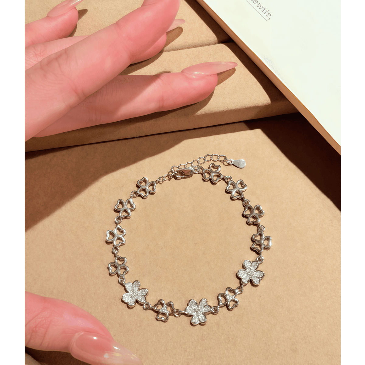 Lucky Clover Bracelet - 13 Charms - LEONREN Jewelry