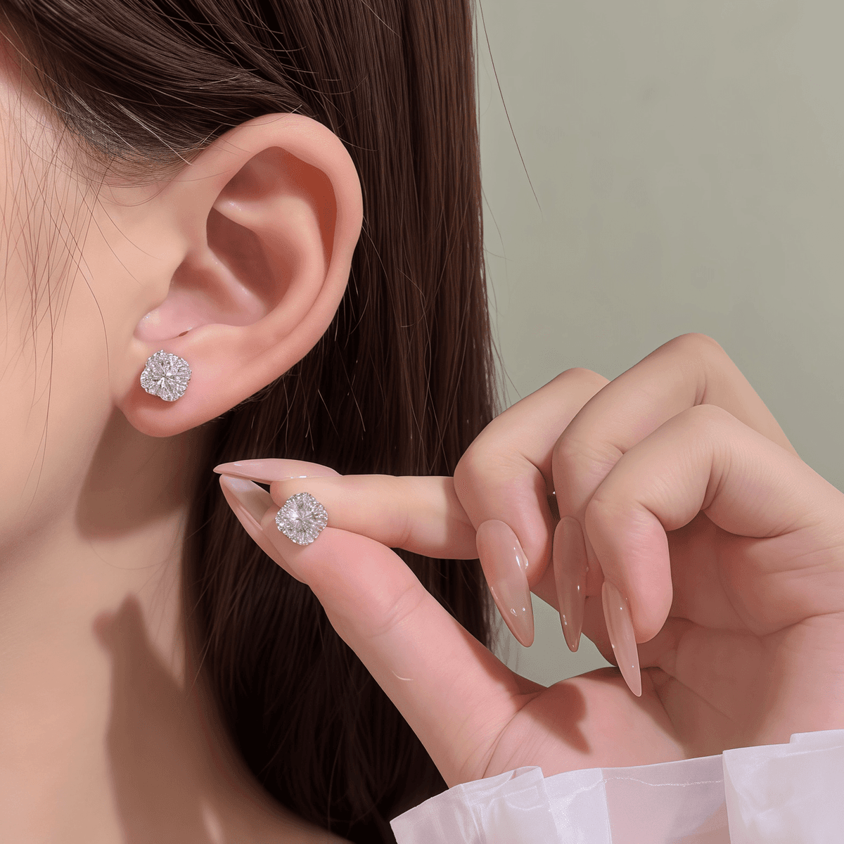 Lucky Clover Moissanite Studs - LEONREN Jewelry