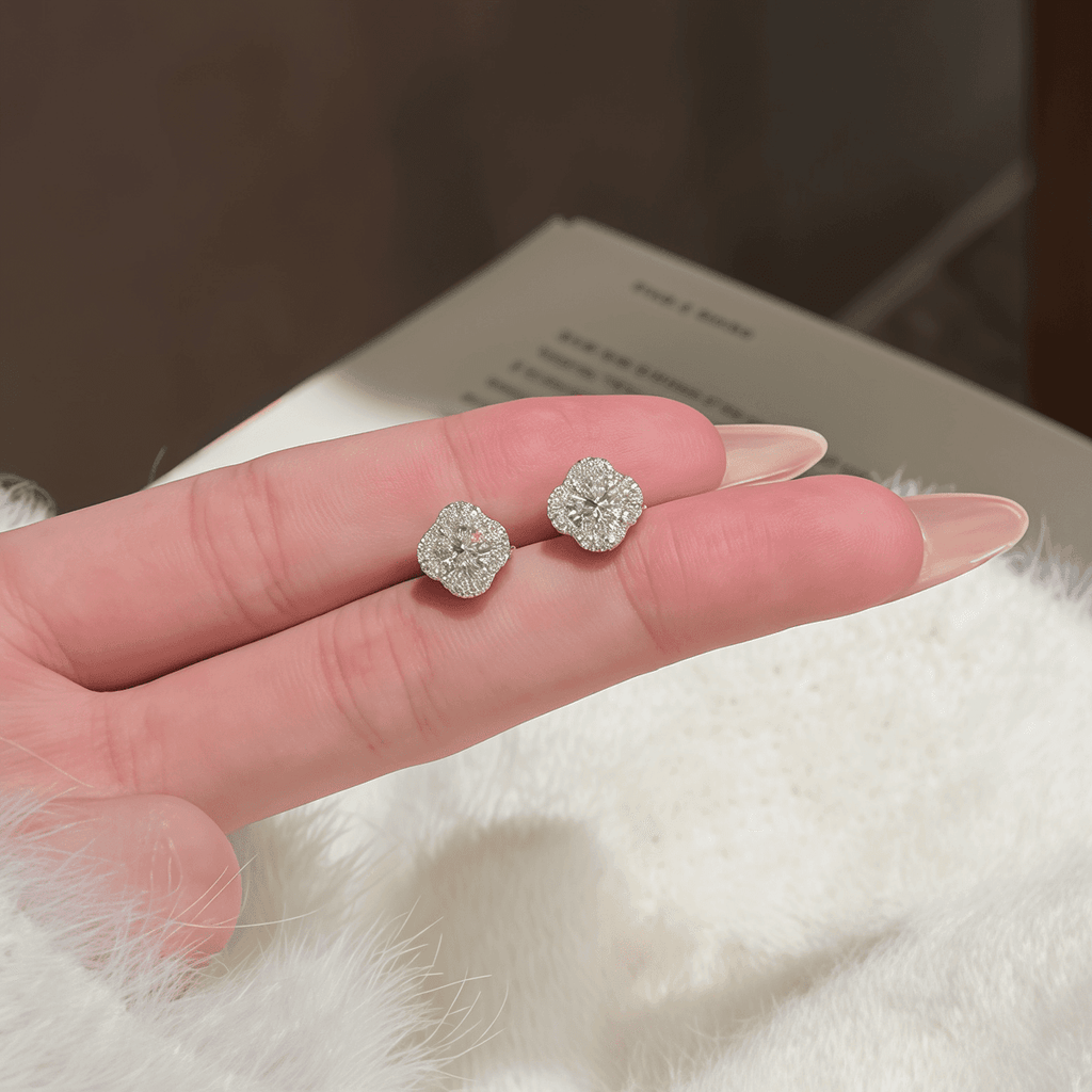 Lucky Clover Moissanite Studs - LEONREN Jewelry
