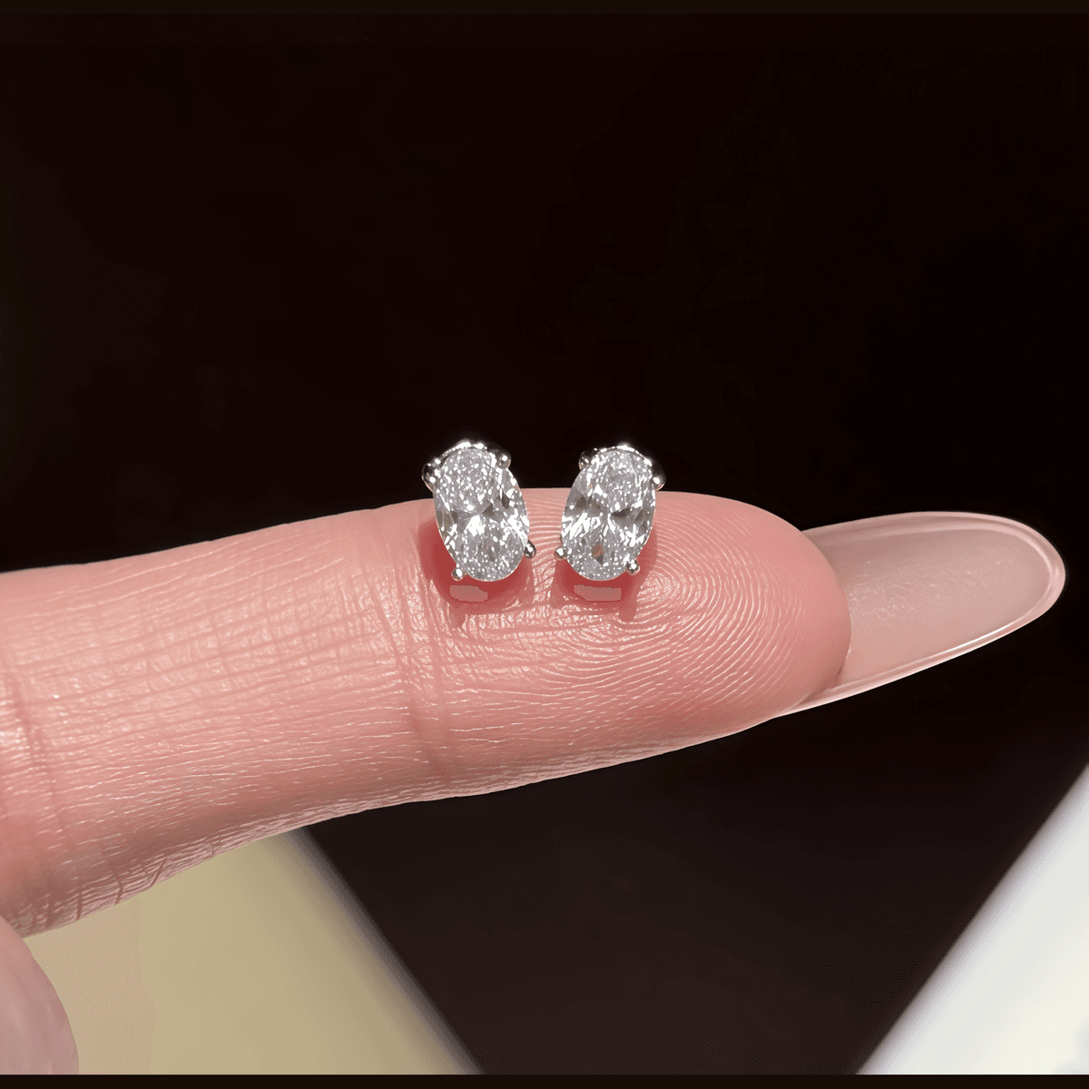 Smile Oval Moissanite Studs - LEONREN Jewelry